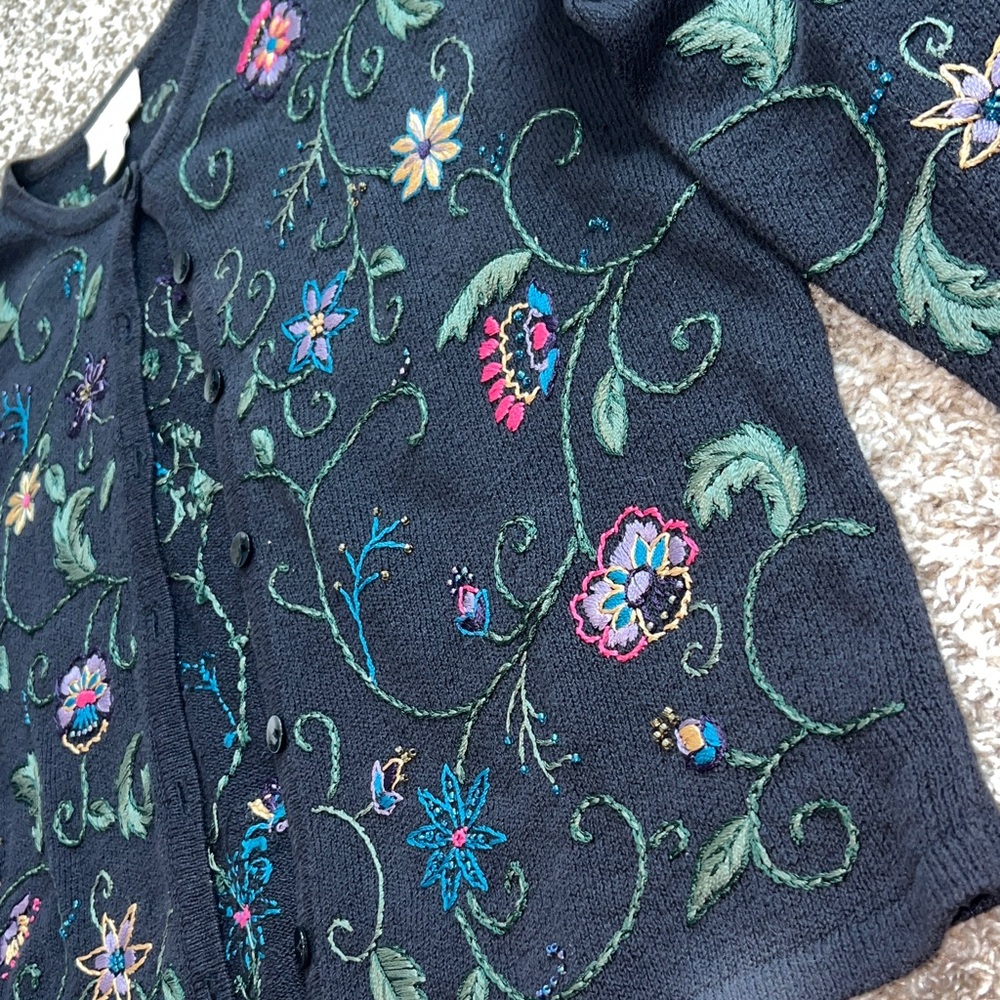 Vintage Talbots Black Sweater with Stunning Floral Embroidery & Beading! Size M - Picture 7 of 10